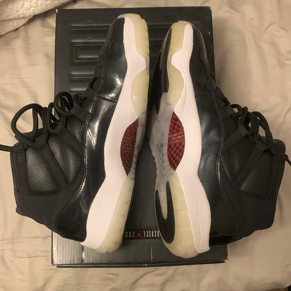 72-10 Jordan 11. Mens US Size 10.5. Near Mint Condition. Only worn <10x indoors.